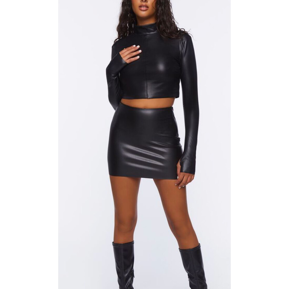 *NWT* Forever 21 Faux Black Leather Mini Skirt Size Medium